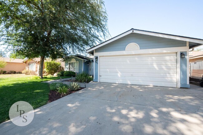 Building Photo - Fresno Sunnyside Home, 4BR/2BA, Built 1992...