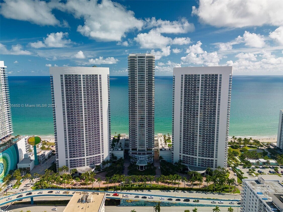 Primary Photo - 1800 S Ocean Dr