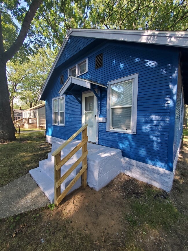 Building Photo - 2642 Riordan St