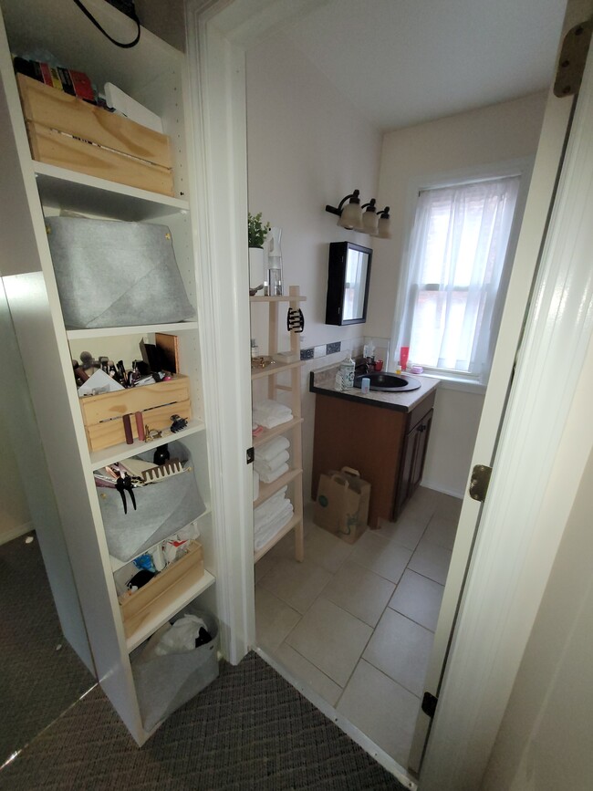 Building Photo - 4021 1/2 Eden Way