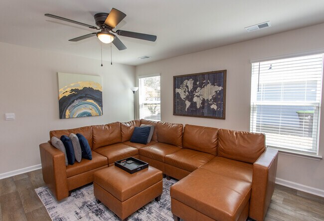 Foto del edificio - 1800 Whispering Pine St SW