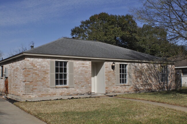 Building Photo - 13726 Woodchester Dr