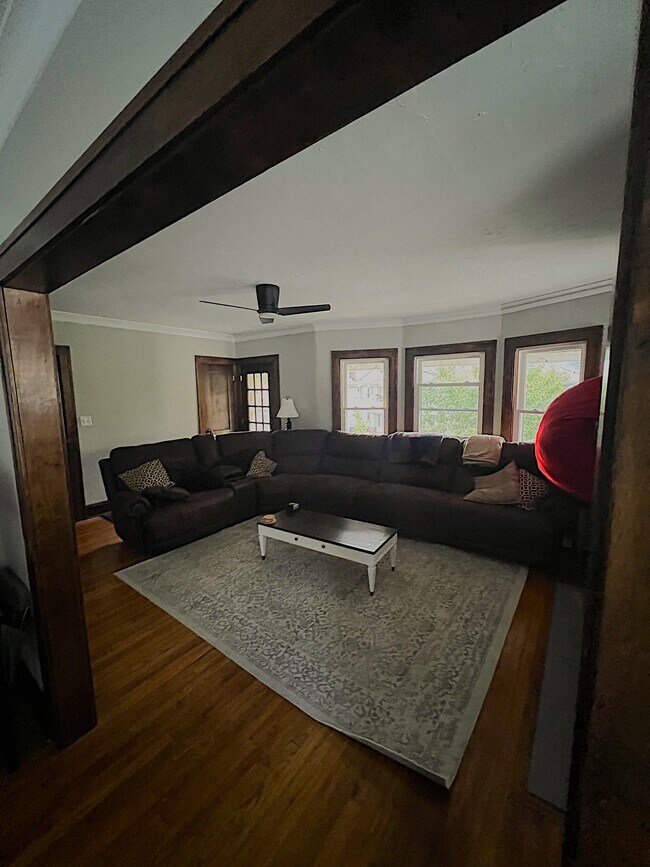 Sala de estar - 14923 Delaware Ave