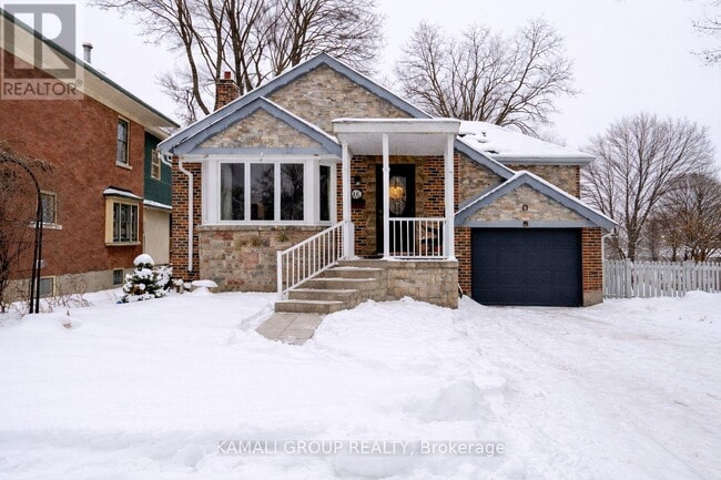 Building Photo - 46 Centre St E