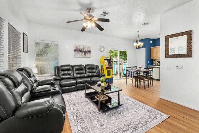 Foto del edificio - 2917 E 16th St