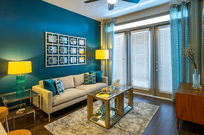 Foto del edificio - Live in Style – Up to 6 Weeks FREE in Downtown!