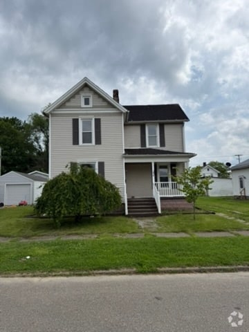 Building Photo - 1413 E Main St