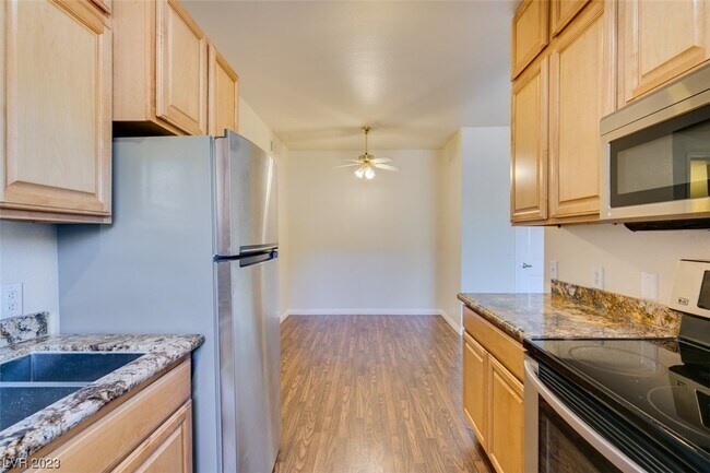 Foto del edificio - 231 W Horizon Ridge Pkwy