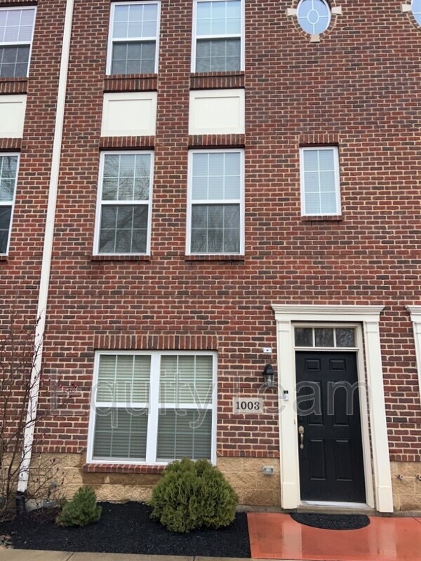 Primary Photo - 1003 Parklake Row