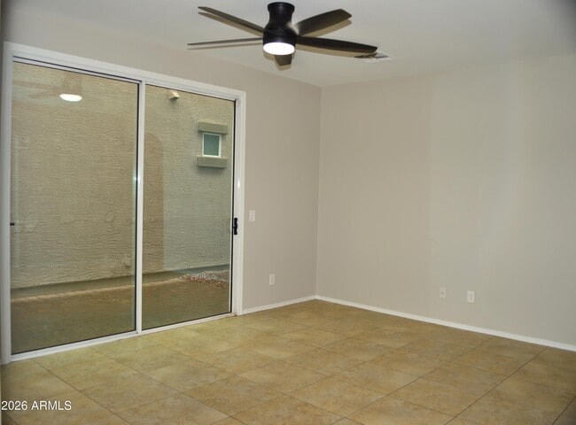 Building Photo - 964 S Almira Ave