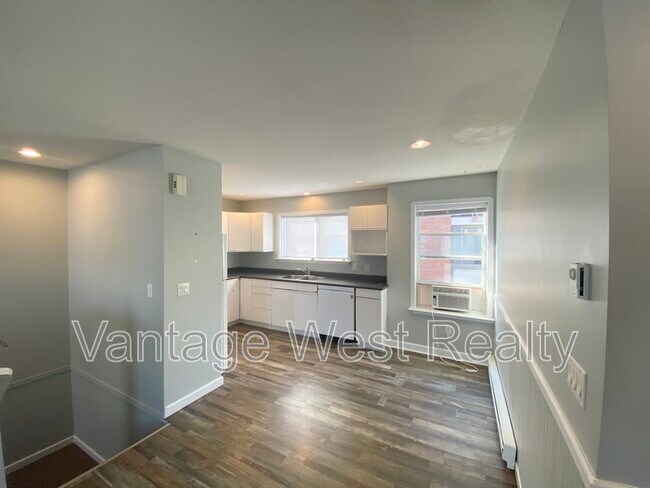 Photo du bâtiment - 1073 Lawson Ave