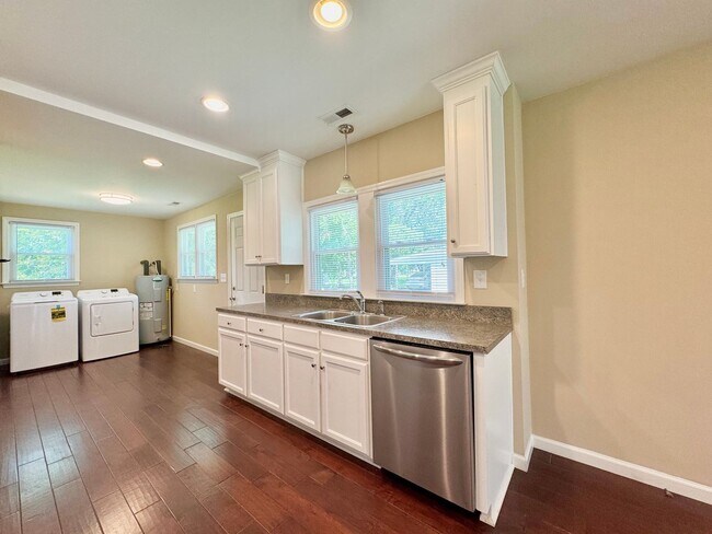 Foto del edificio - The Home You’ve Been Searching For!