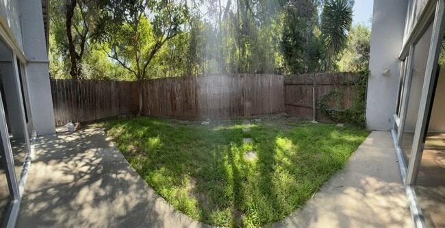 One Bedroom Backyard - 317 Monterey Rd