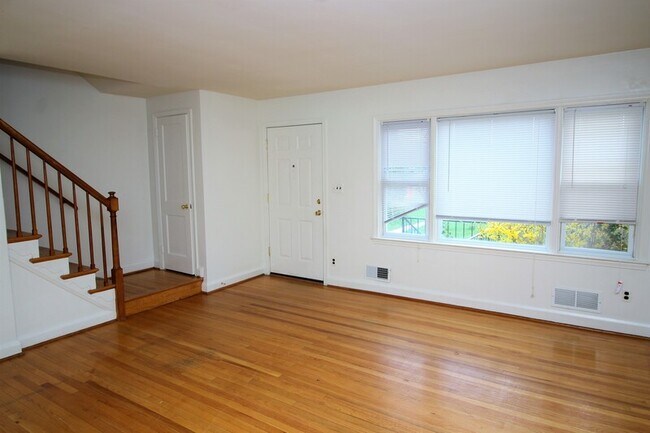 Foto del edificio - 981 Radcliffe Rd