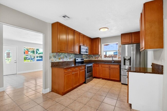 Photo - 775 Snead Cir House
