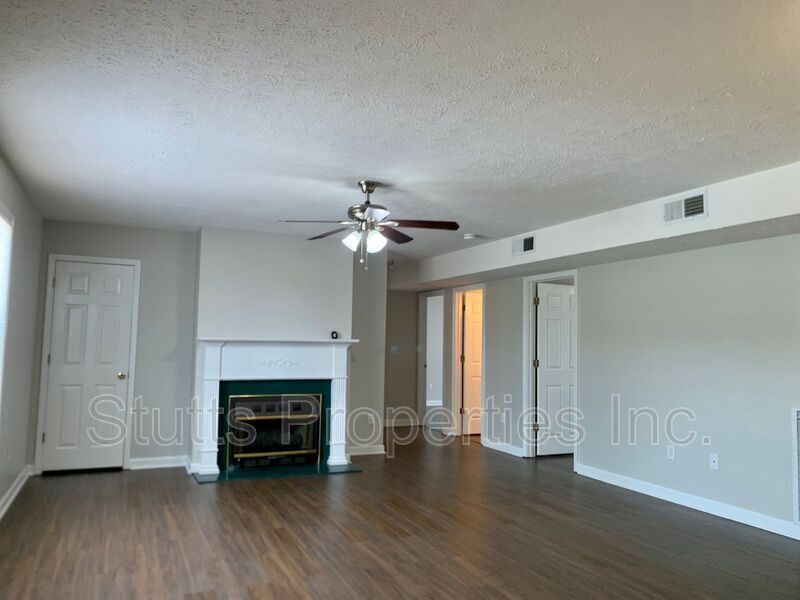Primary Photo - 404 Jackson Ave