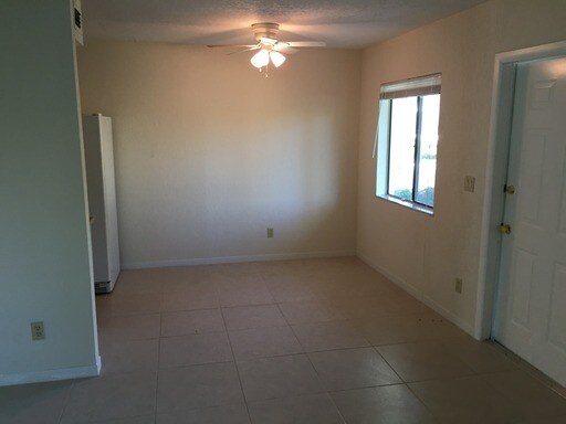 Building Photo - 4609 Bayshore Dr