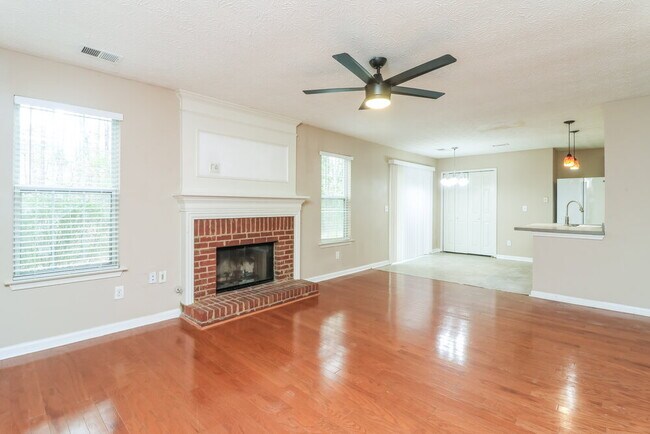 Foto del edificio - 3426 Sandlake Dr SW