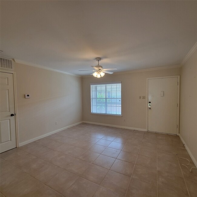 Building Photo - 1223 Augusta Dr