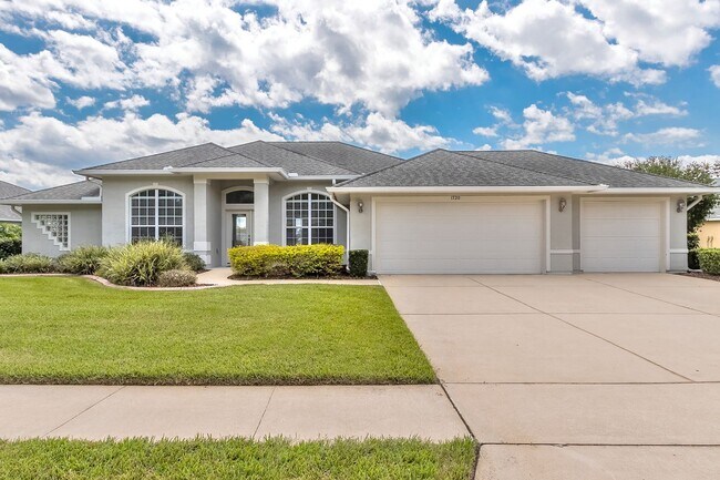 Building Photo - 3/2 Home in Waters Edge COMING SOON