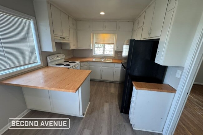 Building Photo - 9228 Brookhurst Dr