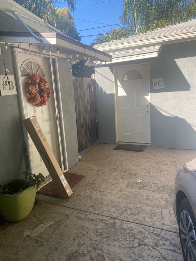Building Photo - 364 N San Vicente Blvd