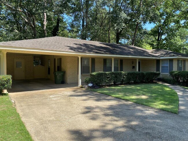 Foto del edificio - 535 Larkin Ln