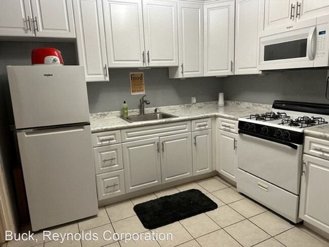 Building Photo - 2 br, 2 bath House - 889 Harbor Dr.