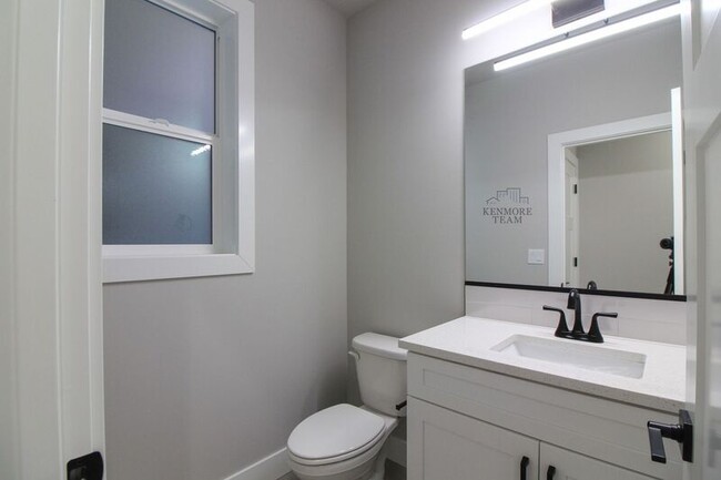 Building Photo - 743 Rio Vista Loop