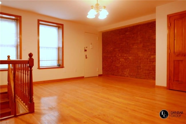 Building Photo - 329 W 84th St