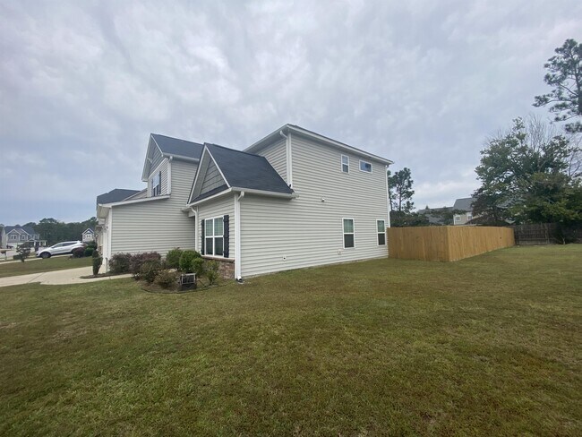 Foto del edificio - 3028 N Kilchattan Dr
