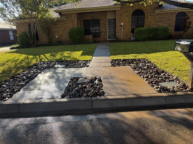 Foto principal - 10524 Shadywood Dr