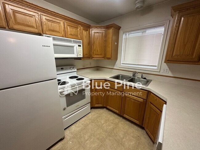 Foto del edificio - 3156 Chasewood Dr