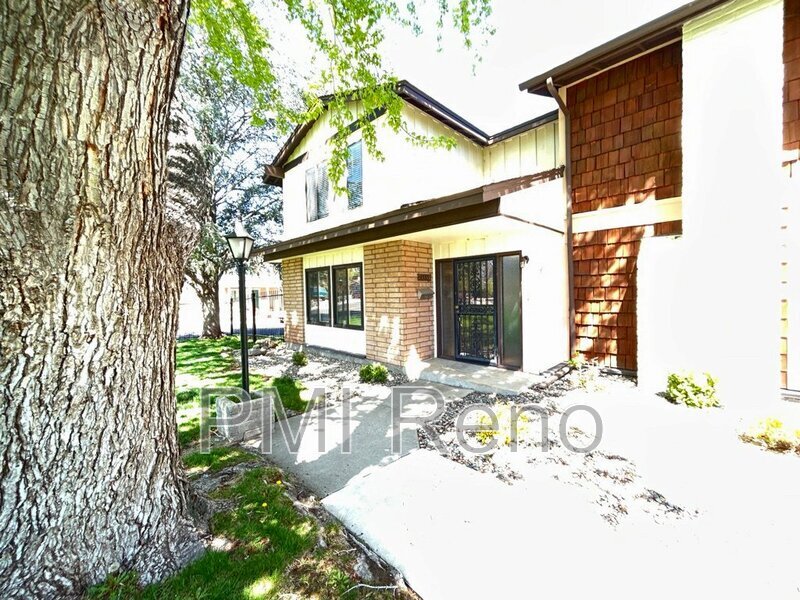 Primary Photo - 1555 Foster Dr