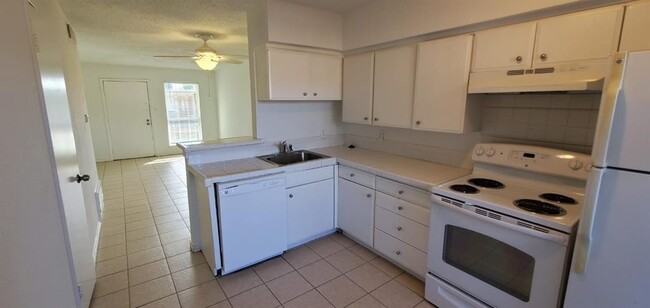 Building Photo - 1220 Shadowdale Dr
