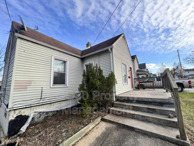 Building Photo - 204 Marion St