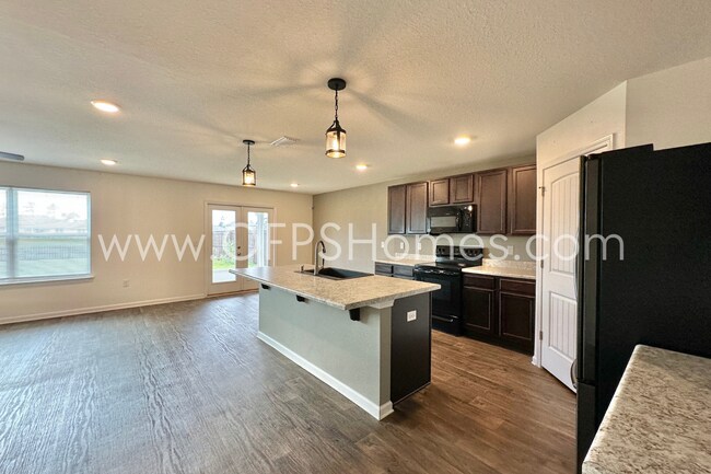 Building Photo - 5/3 AVAILABLE NOW - Fanning Bayou with Res...
