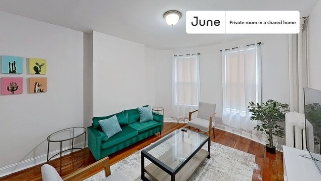 Building Photo - Private bedroom in 4 bed/1 bath Home