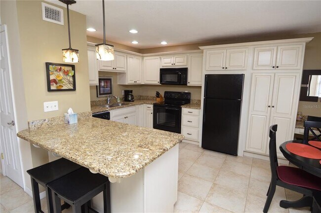 Foto del edificio - 5245 Coquina Key Dr SE