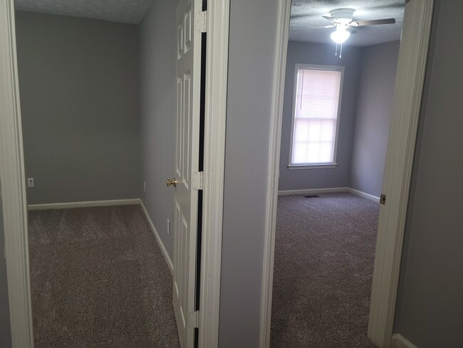 Building Photo - 26 Falcon Cir NW