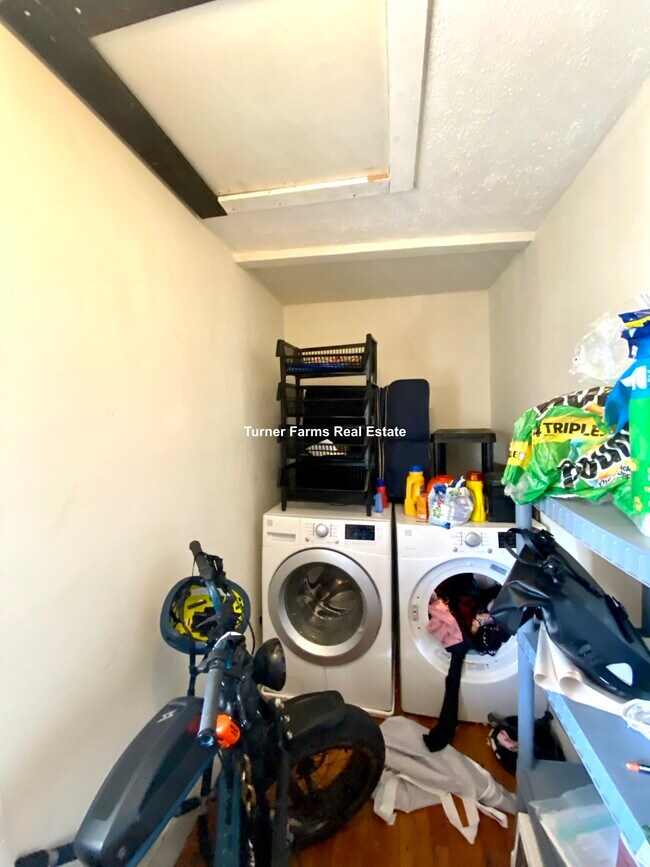 Foto del edificio - 12 Logan St