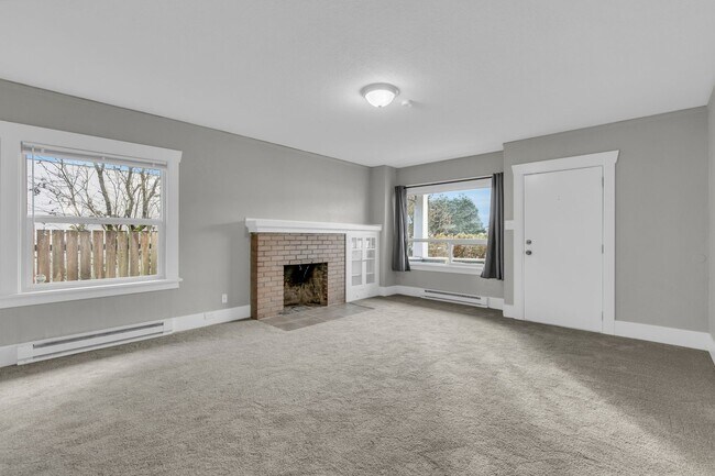 Building Photo - Welcome Home! Charming 3 bedroom Craftsman