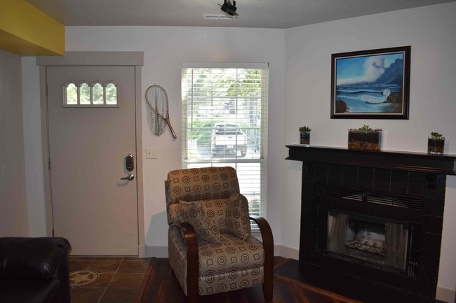 Living Room w/ Fireplace - 1432 W Telegraph Hill Dr