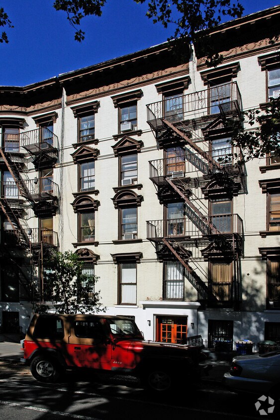 Foto del edificio - 288 Clinton St