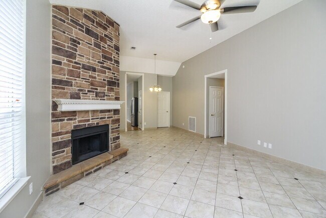 Foto del edificio - 817 Clover Hill Ln