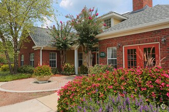 The Columns At Paxton Lane Rentals Lilburn Ga
