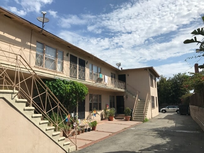 Photo - 2020 Cloverfield Blvd (Santa Monica, CA) Apartment