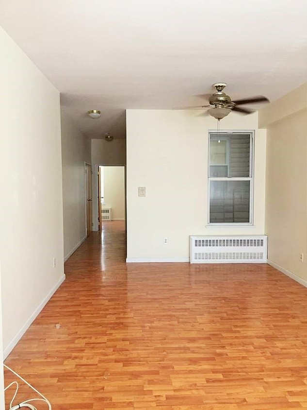 Primary Photo - 100 Willow Ave