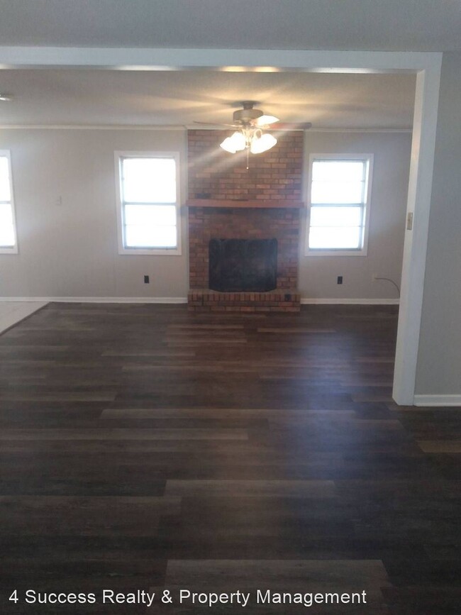Building Photo - 3 br, 1.5 bath House - 8418 Chesterfield