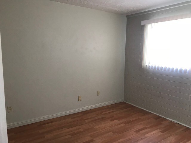 Building Photo - 14 N 100 E